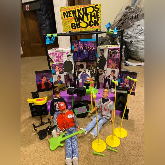 Official New Kids on The Block Stage: Create Your Own NKOTB Concert - Picture 3 of 10